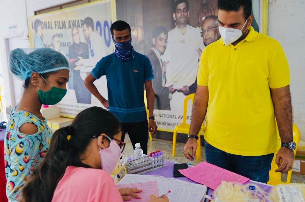 कोरोनाविरोधी युद्धात आता खेळाडूही बनले योद्धे – रणजी खेळाडूंनी घेतला रक्तदान शिबिरात सहभाग