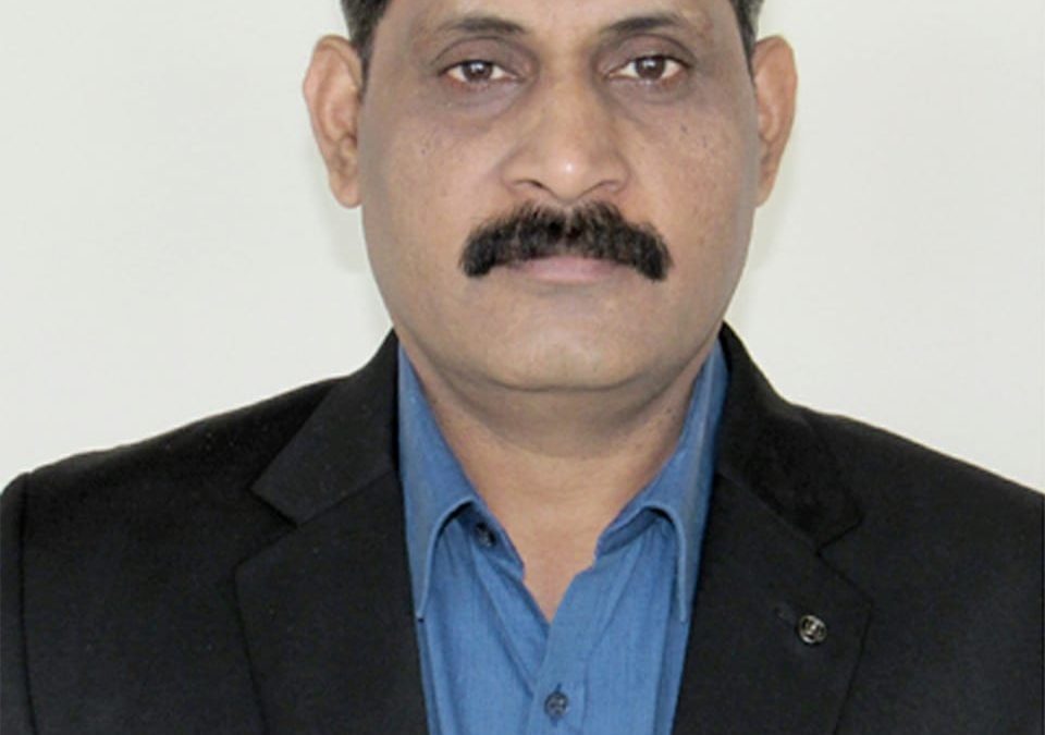 जिल्ह्यात एकही शेतकरी पीक कर्जा पासून वंचित राहणार नाही. डॉ.शिंदे, मनरेगा योजनेतंर्गत  २५४८ कामे सुरु असून त्यावर  ६०,४६१ मजूर उपस्थित. जिल्हाधिकारी डॉ कैलास शिंदे