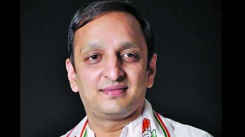 भाजपाच्या षडयंत्राला व गोदी मीडियाच्या दबावाला सरकारने बळी पडू नयेः सचिन सावंत