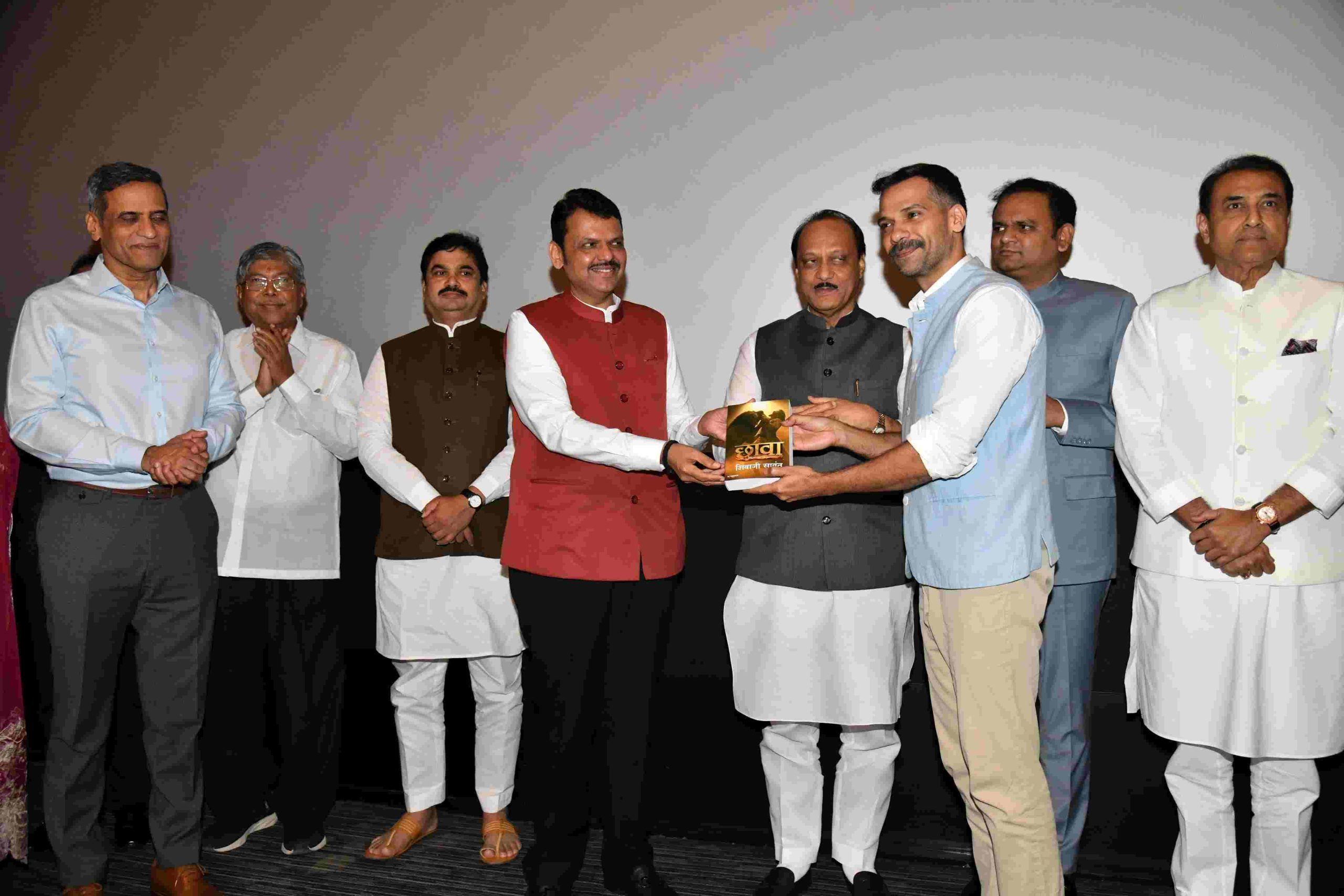 मा.मुख्यमंत्री – ‘छावा’ चित्रपट विशेष शोप्रसंगी उपस्थिती, आयनॉक्स, नरिमन पॉईंट, मुंबई 2